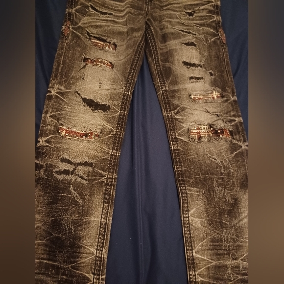 1 of 1000 collectors edition rock rivals, 30 32, black and red with rinestonees - Picture 2 of 7